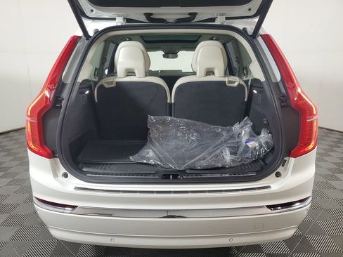 Certified 2024 Volvo XC90 B6 Ultimate w/ Protection Package Premier AWD/4WD image 9