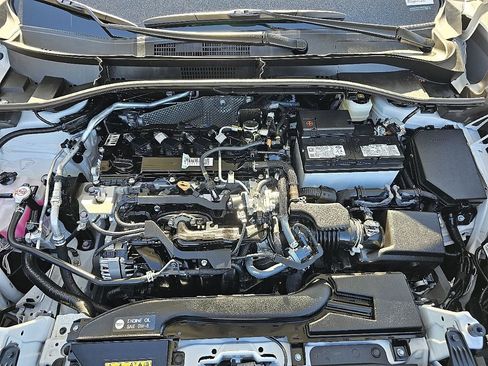 Used 2024 Toyota Corolla Cross LE w/ Moonroof Package image 11