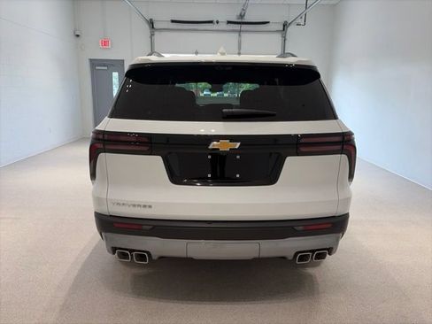 New 2027 Chevrolet Traverse LT w/ Driver Confidence Package FWD image 5