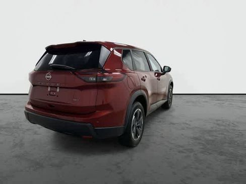 Used 2025 Nissan Rogue SV image 3