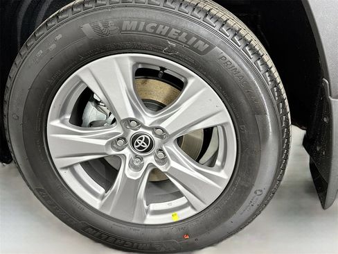 New 2025 Toyota RAV4 XLE image 32