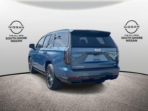 Used 2025 Cadillac Escalade Sport Platinum w/ LPO, Floor Liner Package AWD/4WD image 7