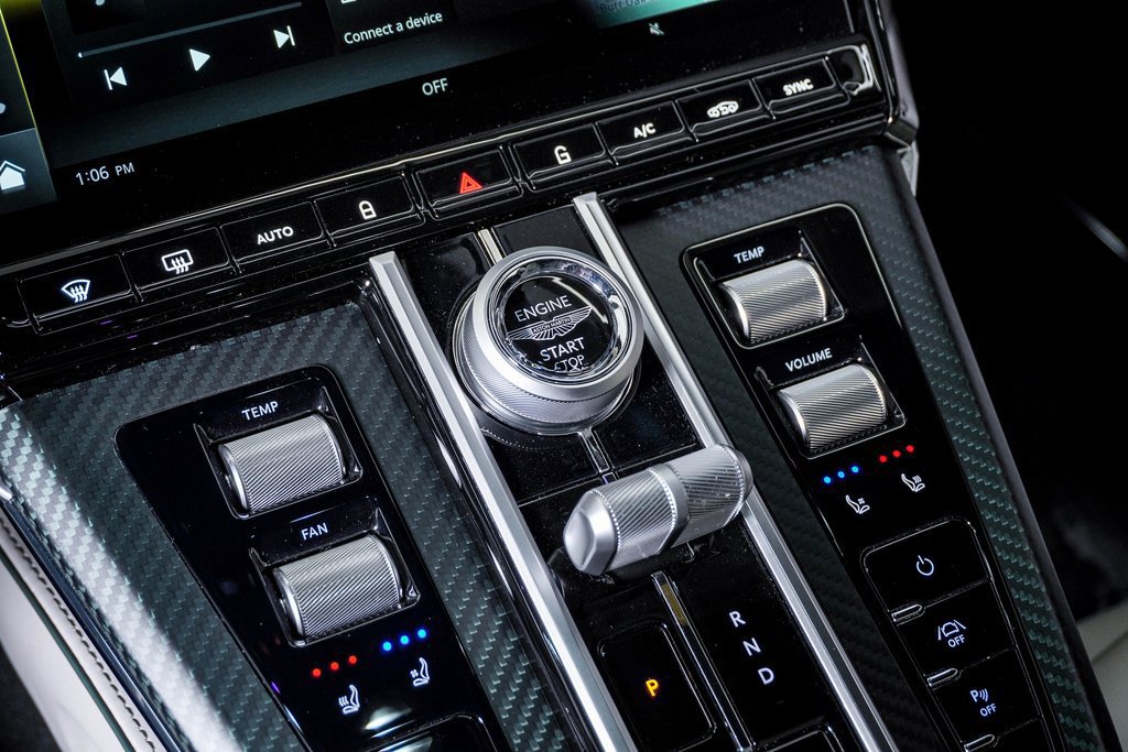 Used 2026 Aston Martin V8 Vantage Roadster RWD image 31