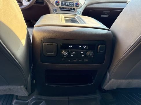 Used 2018 GMC Yukon Denali w/ Denali Ultimate Package AWD/4WD image 31