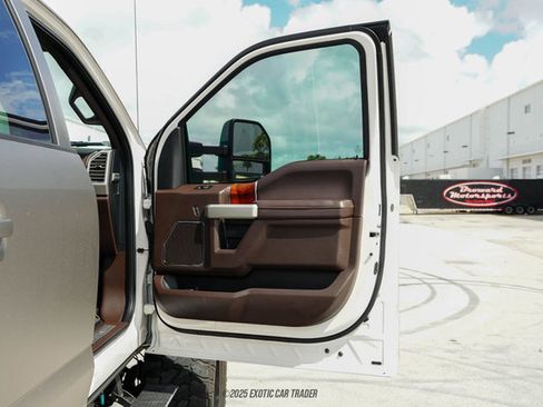 Used 2017 Ford F450 King Ranch w/ King Ranch Ultimate Package image 38