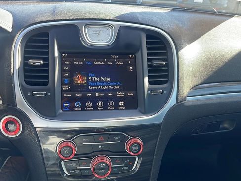 Used 2020 Chrysler 300 Touring L w/ Quick Order Package 2EF image 13