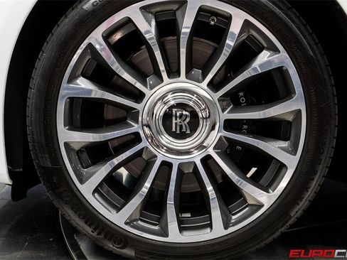 Used 2018 Rolls-Royce Dawn image 21