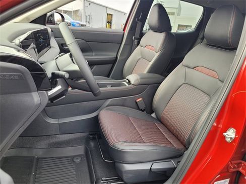New 2026 Nissan Kicks SR image 5