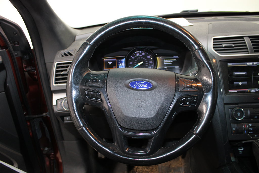 Used 2016 Ford Explorer XLT w/ Equipment Group 201A AWD/4WD image 16
