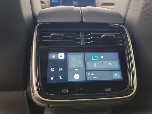 Used 2023 Rivian R1S Adventure AWD/4WD image 30