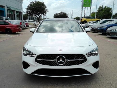 Used 2025 Mercedes-Benz CLA 250 4MATIC image 3