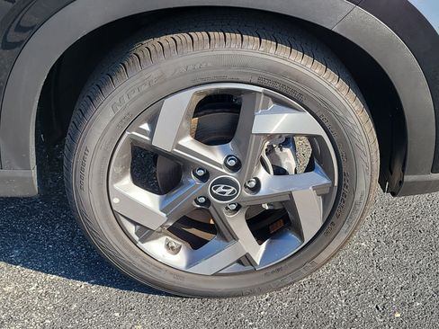 Used 2025 Hyundai Venue SEL FWD image 9