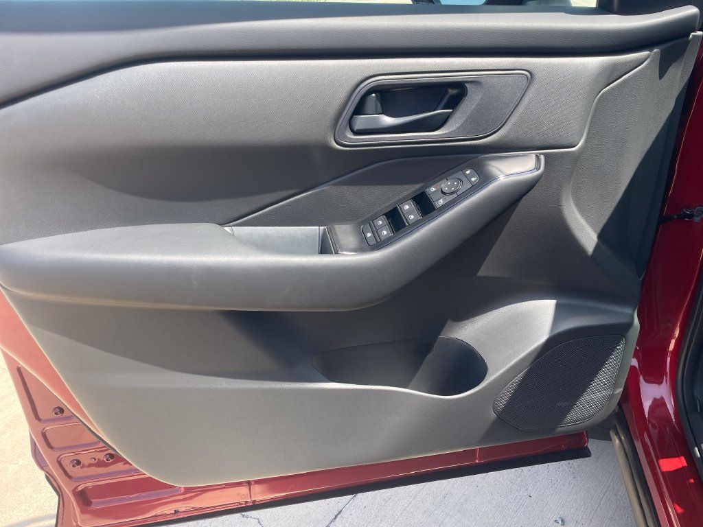 Certified 2026 Nissan Rogue S FWD image 21