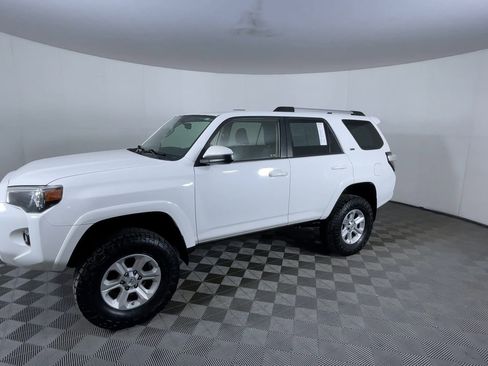 Used 2019 Toyota 4Runner SR5 image 4