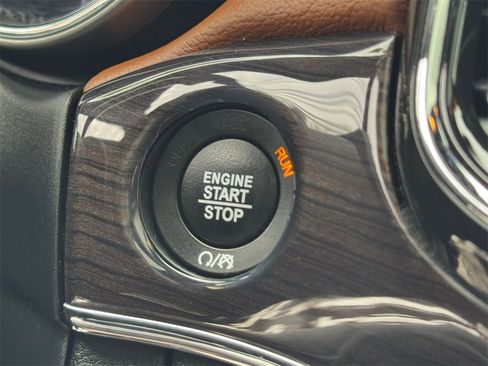 Certified 2021 Jeep Grand Cherokee Overland image 18