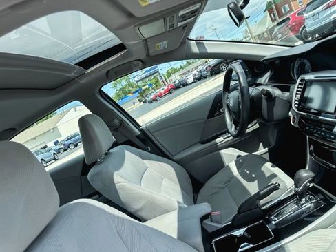 Used 2016 Honda Accord EX image 25