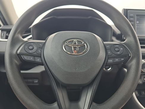 Used 2021 Toyota RAV4 XLE w/ Convenience Package FWD image 27