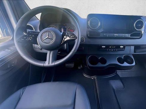 Used 2026 Mercedes-Benz Sprinter 2500 image 9