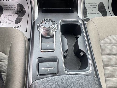 Used 2017 Ford Fusion S image 10