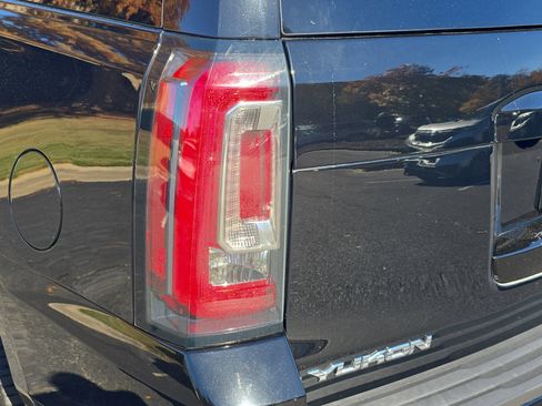 Used 2019 GMC Yukon SLT image 35