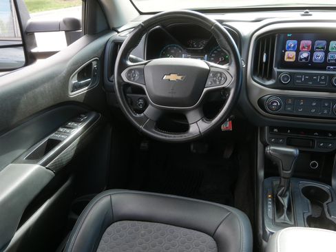 Used 2018 Chevrolet Colorado Z71 AWD/4WD image 9