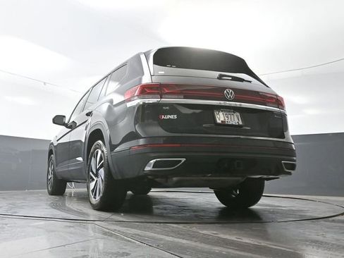 Used 2025 Volkswagen Atlas SE AWD/4WD image 54