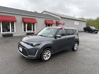 Used 2023 Kia Soul LX w/ LX Technology Package image 1