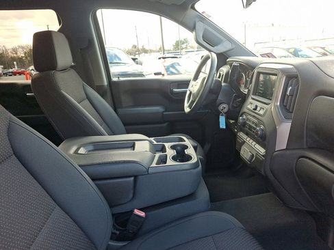 Used 2019 Chevrolet Silverado 1500 Custom w/ Custom Value Package image 11