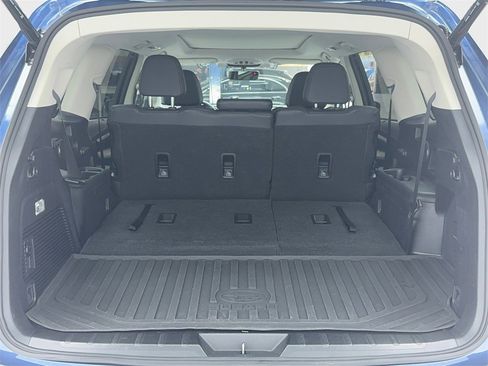 Used 2022 Subaru Ascent Limited w/ Technology Package image 12
