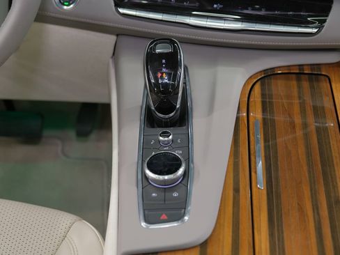 Used 2024 Cadillac Escalade Sport Platinum w/ LPO, ONYX Package image 82