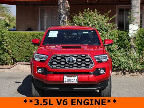 Used 2022 Toyota Tacoma TRD Sport image 3