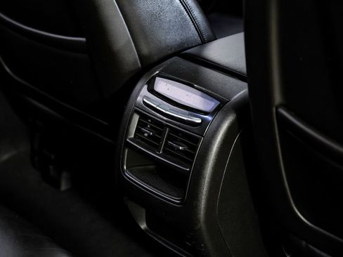 Used 2019 Cadillac XT5 Premium Luxury image 35