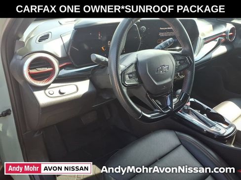 Used 2024 Chevrolet Trax RS w/ Sunroof Package FWD image 16