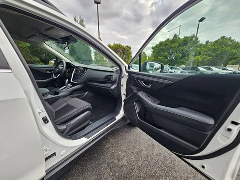 Used 2025 Subaru Outback Premium AWD/4WD image 10