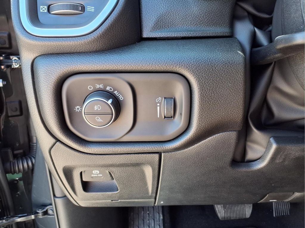 New 2026 RAM 1500 Tradesman AWD/4WD image 24