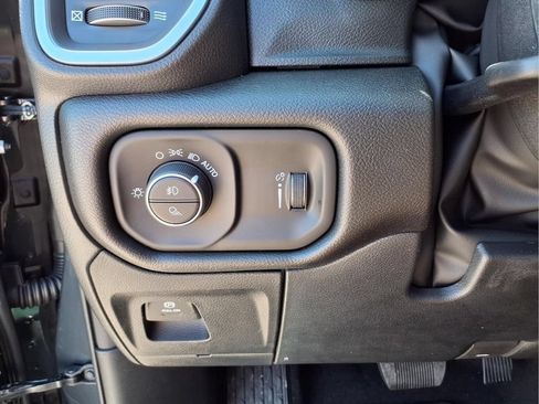 New 2026 RAM 1500 Express AWD/4WD image 24