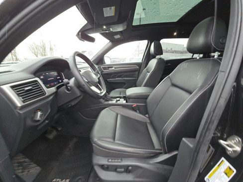 Used 2020 Volkswagen Atlas Cross Sport SEL image 23