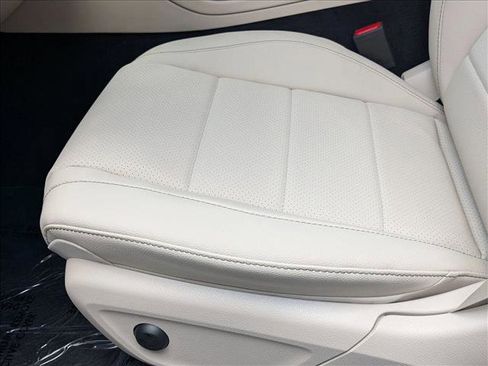 Certified 2025 Mercedes-Benz GLE 450 4MATIC image 4