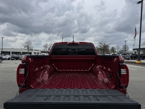 Used 2026 GMC Canyon AT4 image 31