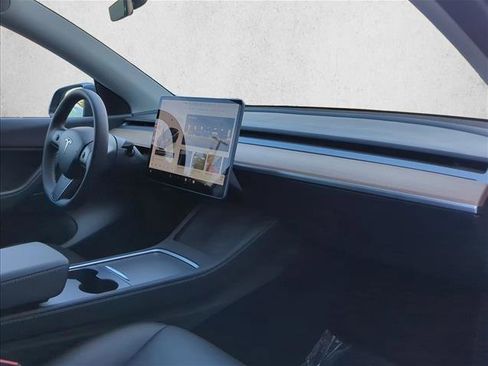 Used 2022 Tesla Model Y Performance image 23