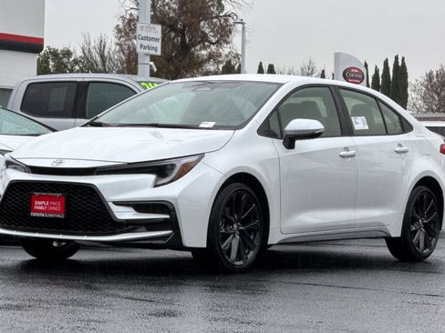 New 2026 Toyota Corolla SE image 2