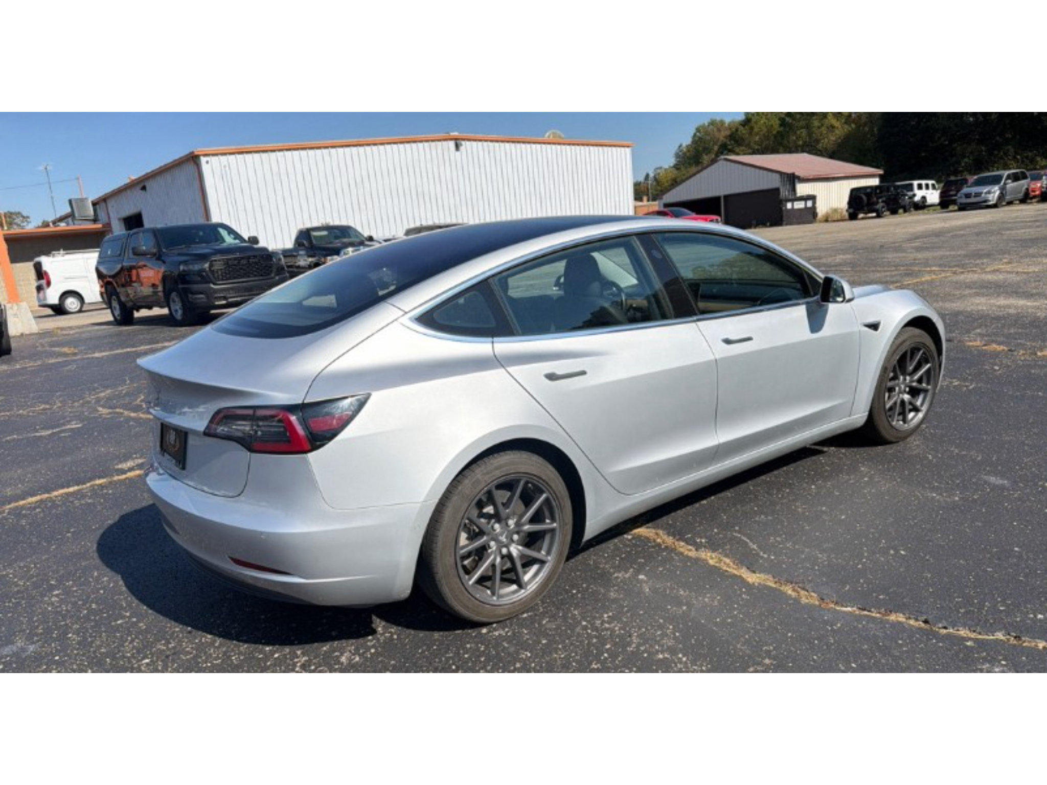 Used 2018 Tesla Model 3 Long Range RWD image 3