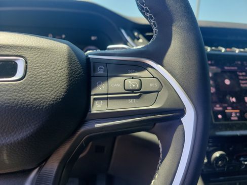 Used 2025 Jeep Grand Cherokee L Altitude image 20