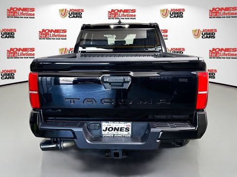 Certified 2025 Toyota Tacoma TRD Sport AWD/4WD image 16