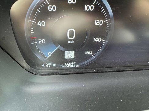 Used 2016 Volvo XC90 T6 Momentum w/ Momentum Plus Package image 49