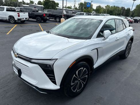 Used 2024 Chevrolet Blazer EV LT AWD/4WD image 11