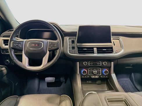 Certified 2022 GMC Yukon XL SLT w/ SLT Premium Package AWD/4WD image 21