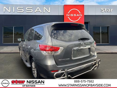 Used 2015 Nissan Pathfinder S image 6