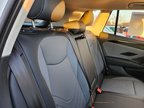 New 2026 Volkswagen Tiguan SE image 11