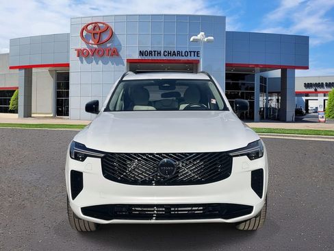 Used 2026 Volvo XC90 B6 Ultra w/ Lounge Package image 2